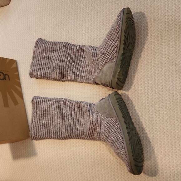 Women's UGG Classic Cardy Knit Boots - Picture 5 of 15